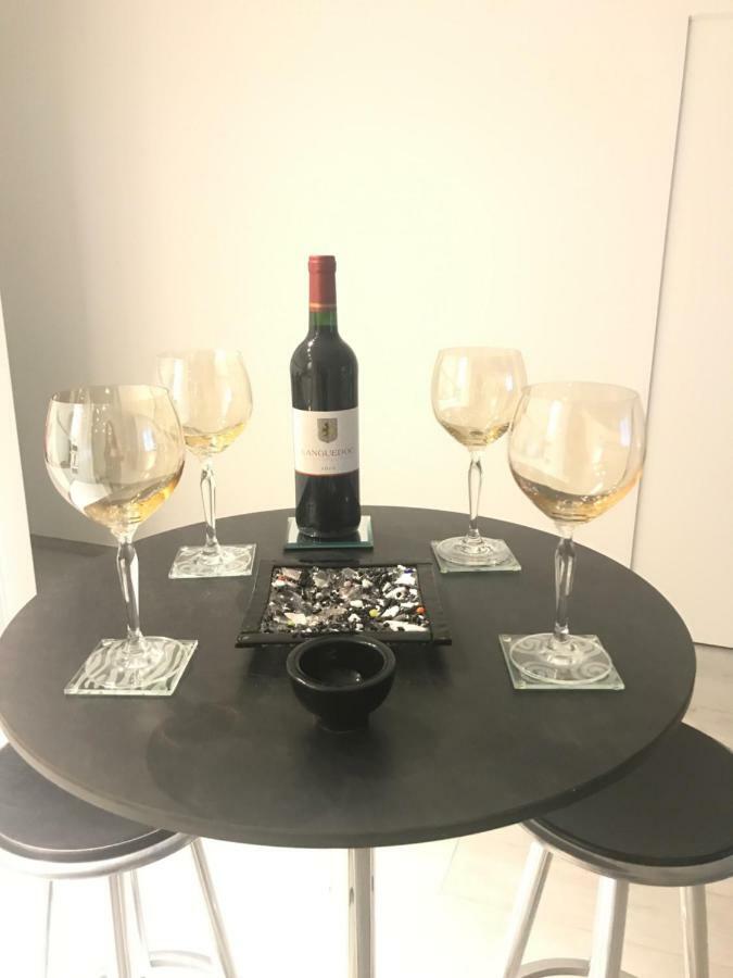 Les Lofts De Styliste Aparthotel Saint-Gilles Luaran gambar